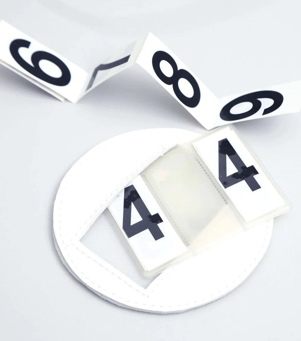 Premier equine - Tapis blanc avec patch numero