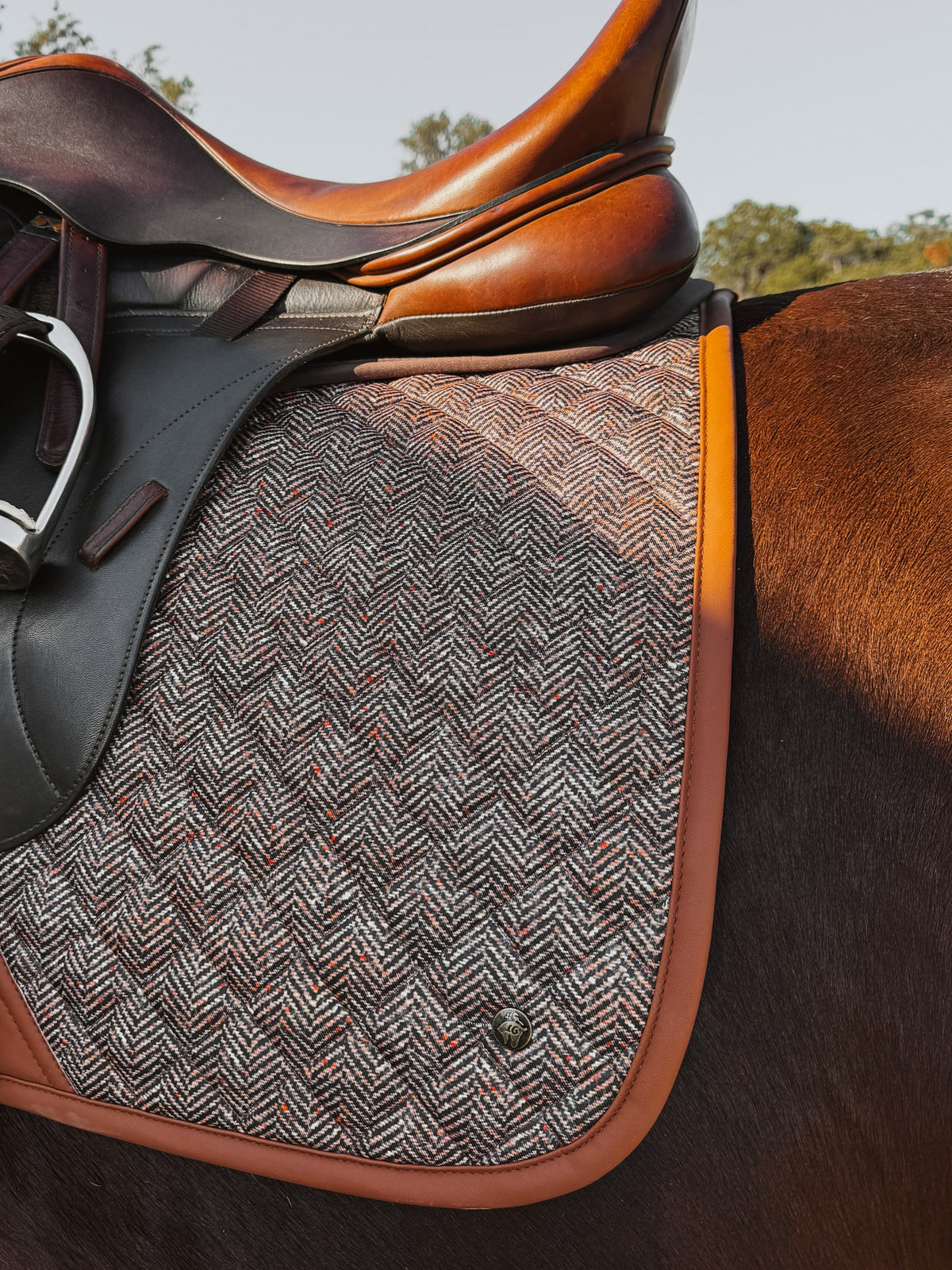 16C Tapis de dressage Heritage Tweed-look, respirant, évacue l'humidité, bordure en cuir végan