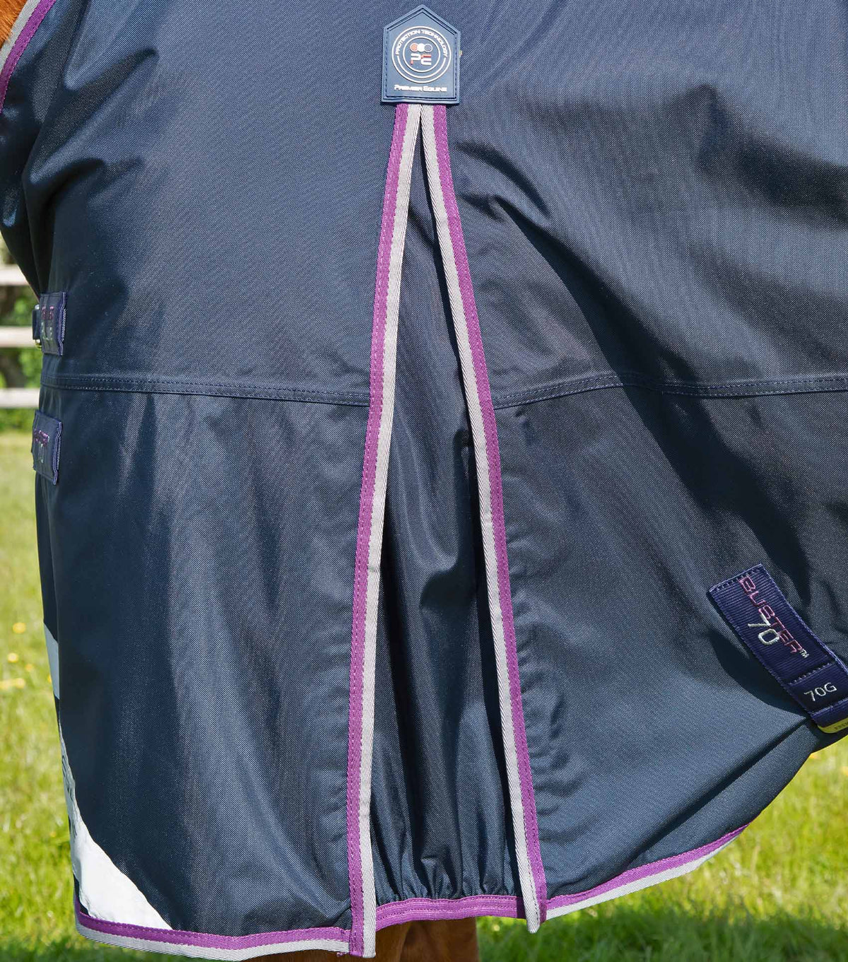 Buster 70g – couverture d’extérieur avec couvre-cou classique