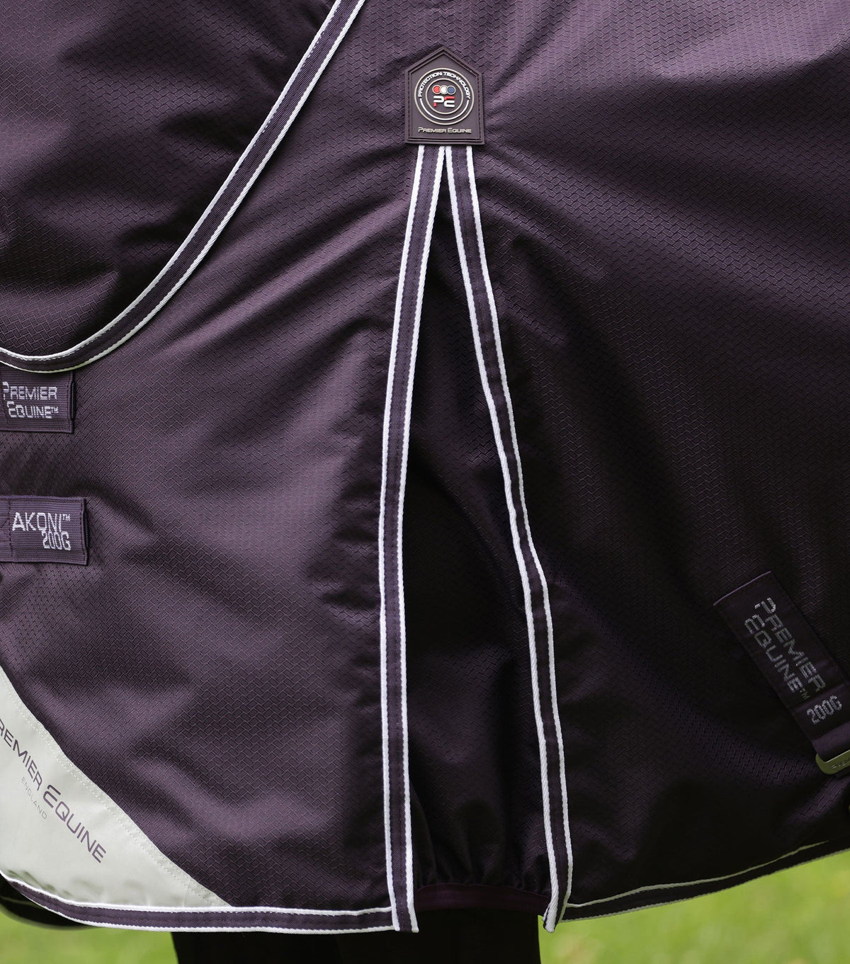 Akoni 200g – couverture d’extérieur avec couvre-cou classique