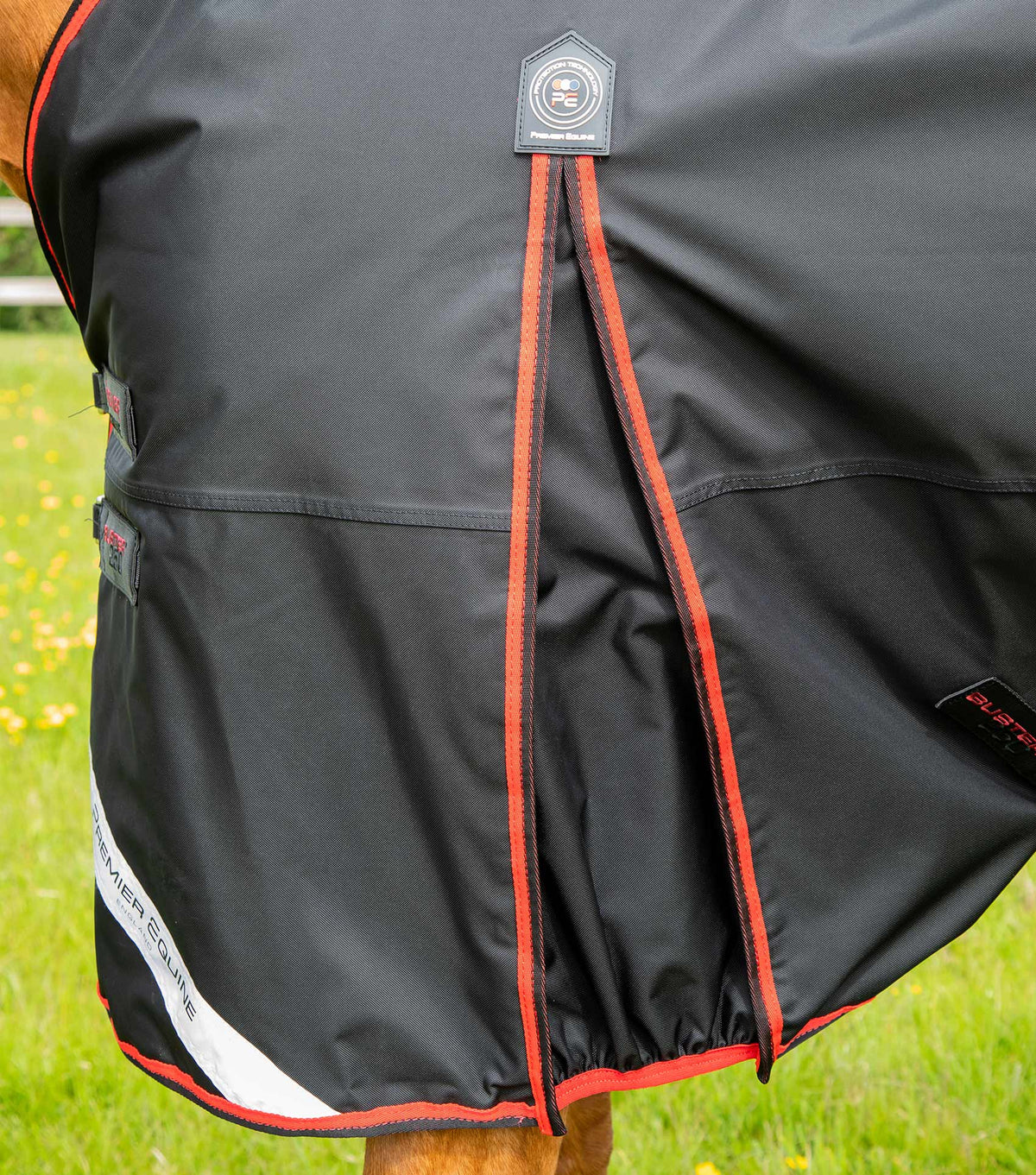 Buster 250g – couverture d’extérieur avec couvre-cou classique