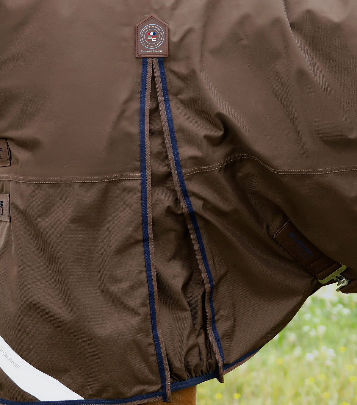 Buster 400g – couverture d’extérieur avec couvre-cou Snug-Fit