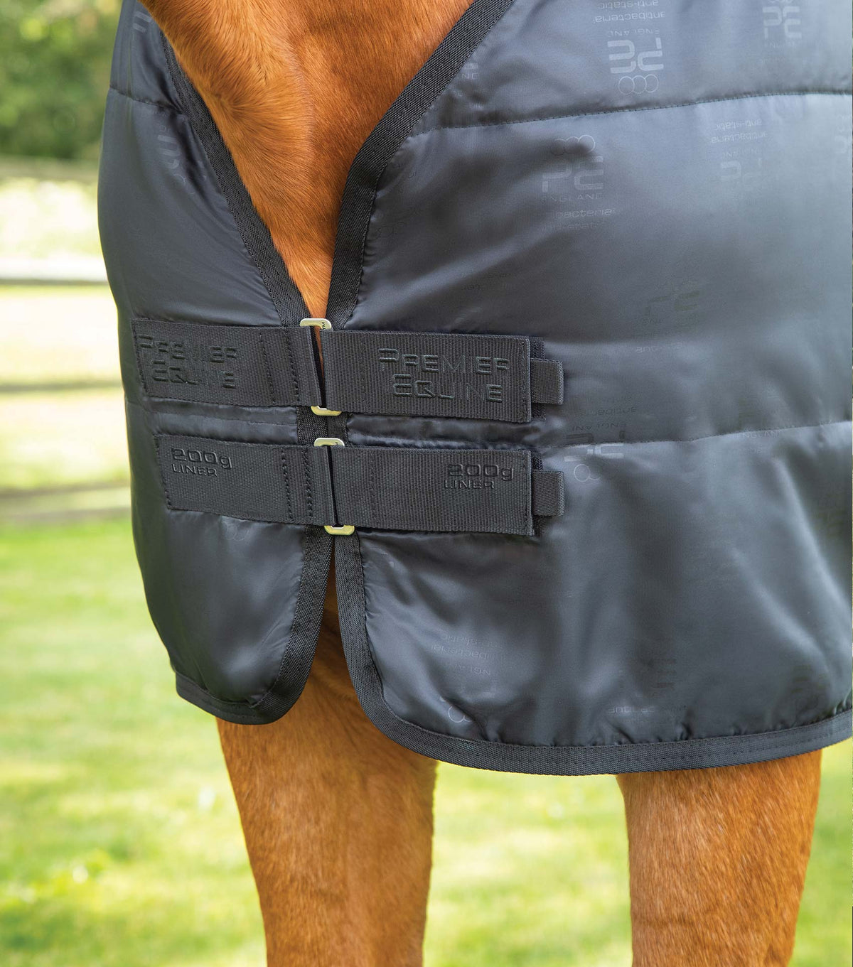 200g – sous-couverture pour cheval