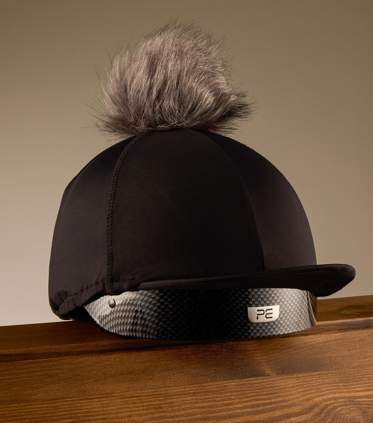 Jersey Hat Silk avec Faux Fur Pom Pom