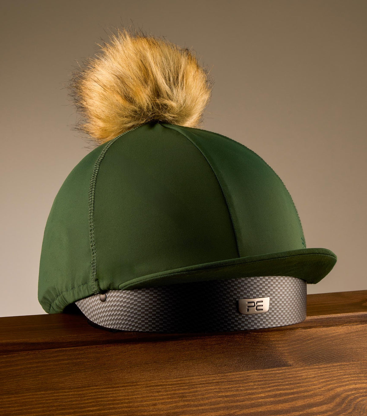 Jersey Hat Silk avec Faux Fur Pom Pom