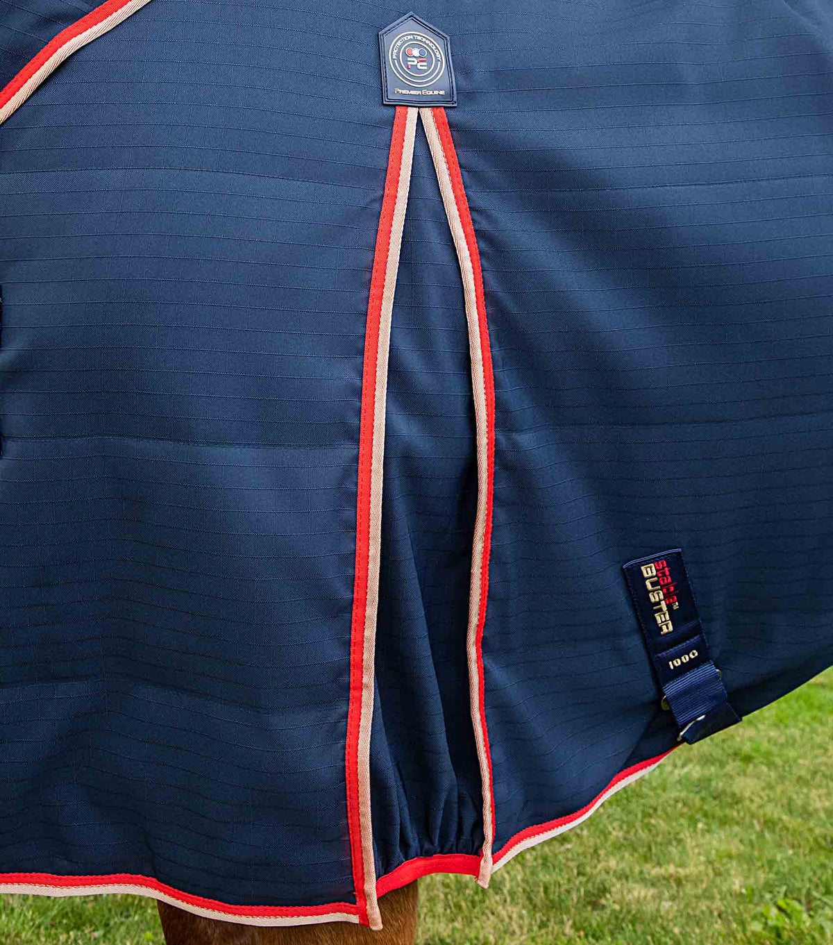 Stable Buster 100g couverture d’écurie avec Neck Cover