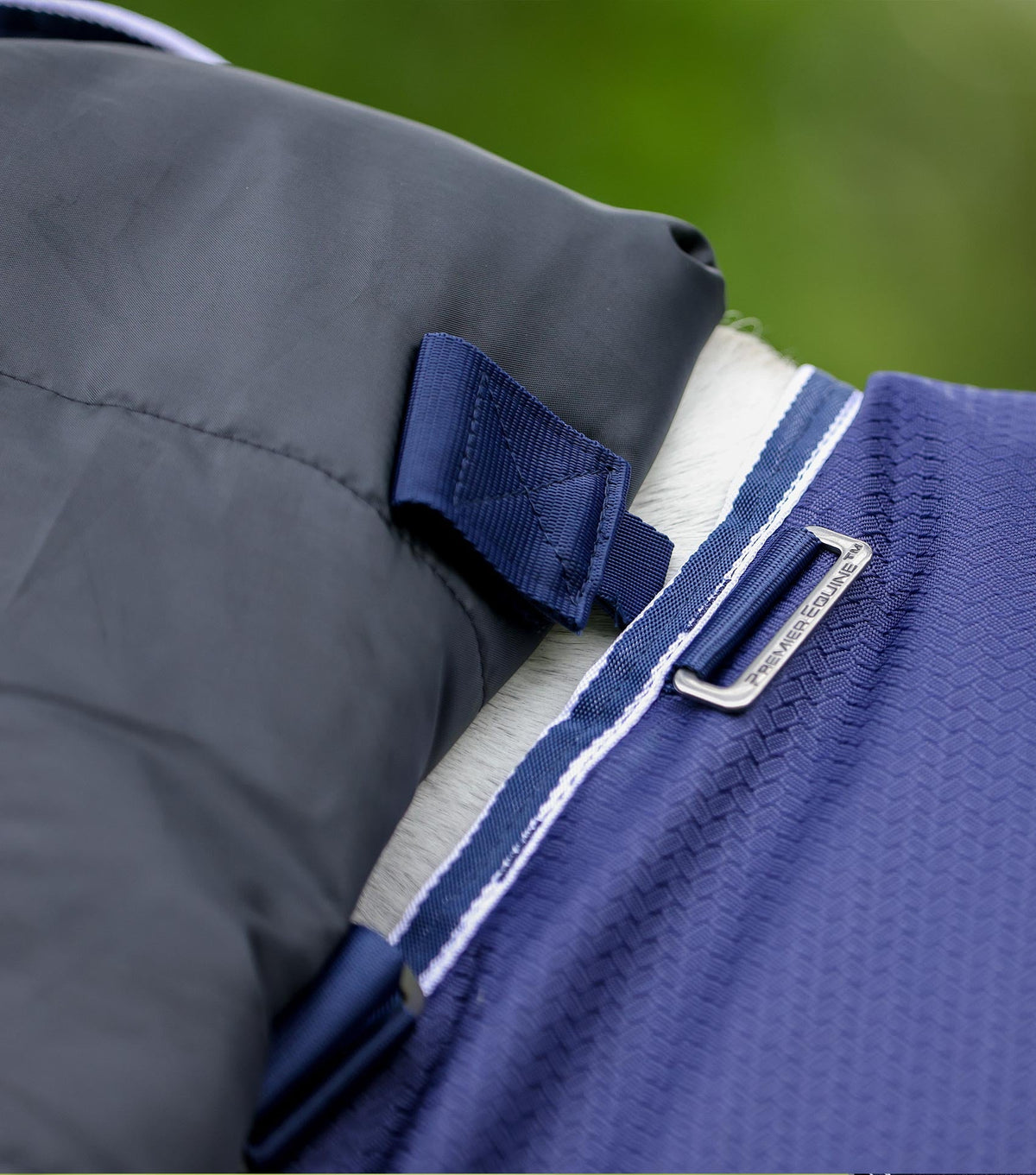 Stratus 600D Series 100g – couverture d’extérieur avec couvre-cou classique