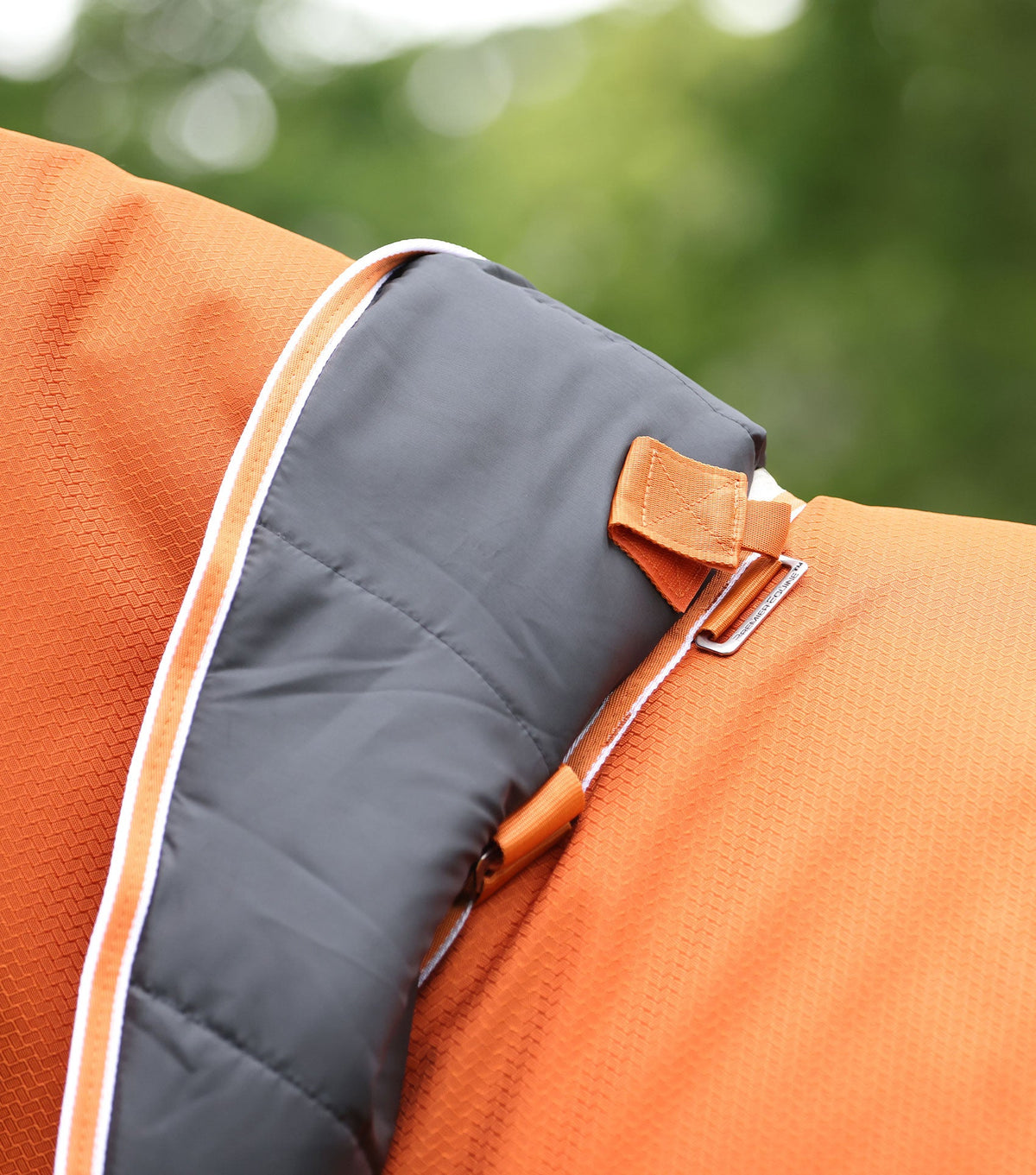 Stratus 600D Series 200g – couverture d’extérieur avec couvre-cou classique