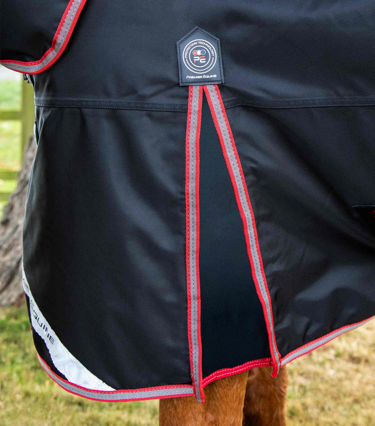 Titan 100g – couverture d’extérieur avec couvre-cou Snug-Fit