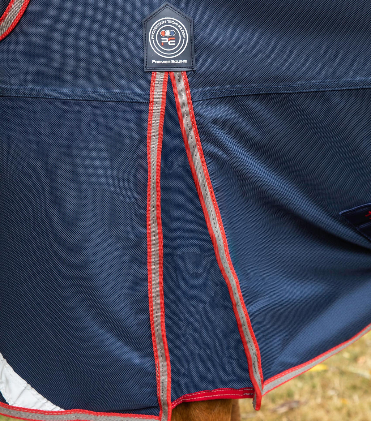 Titan 100g – couverture d’extérieur avec couvre-cou Snug-Fit
