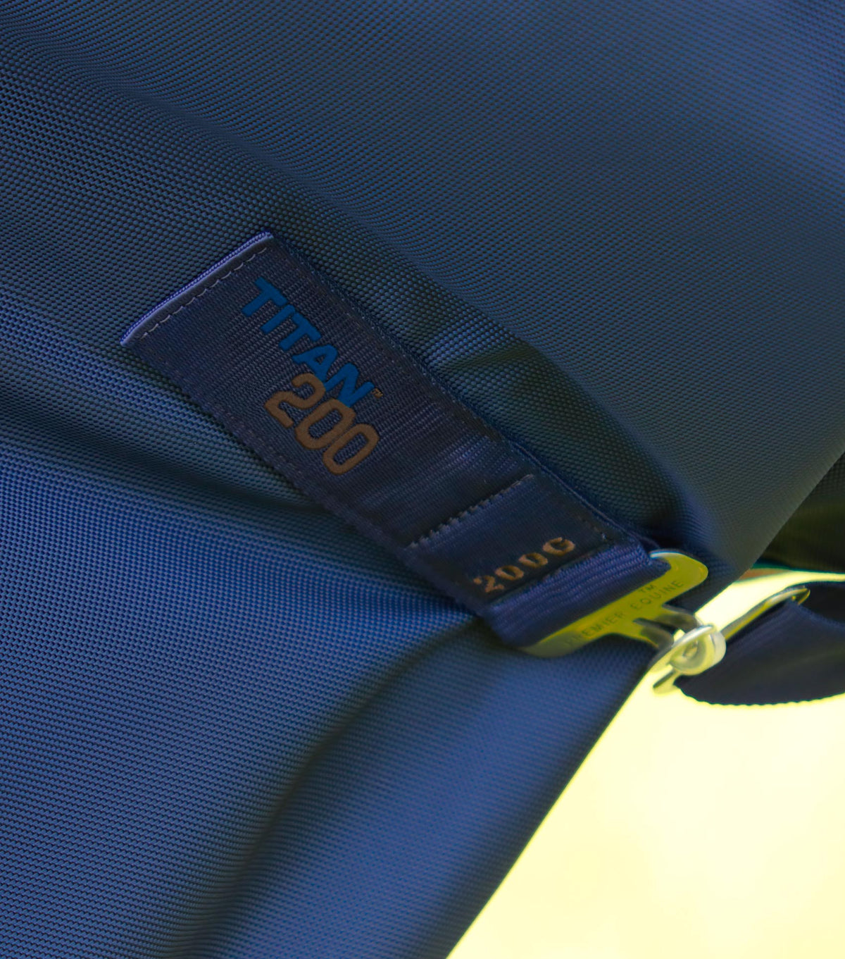 Titan 200g – couverture d’extérieur avec couvre-cou Snug-Fit