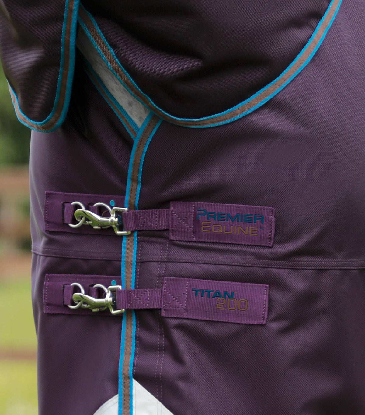 Titan 200g – couverture d’extérieur avec couvre-cou Snug-Fit