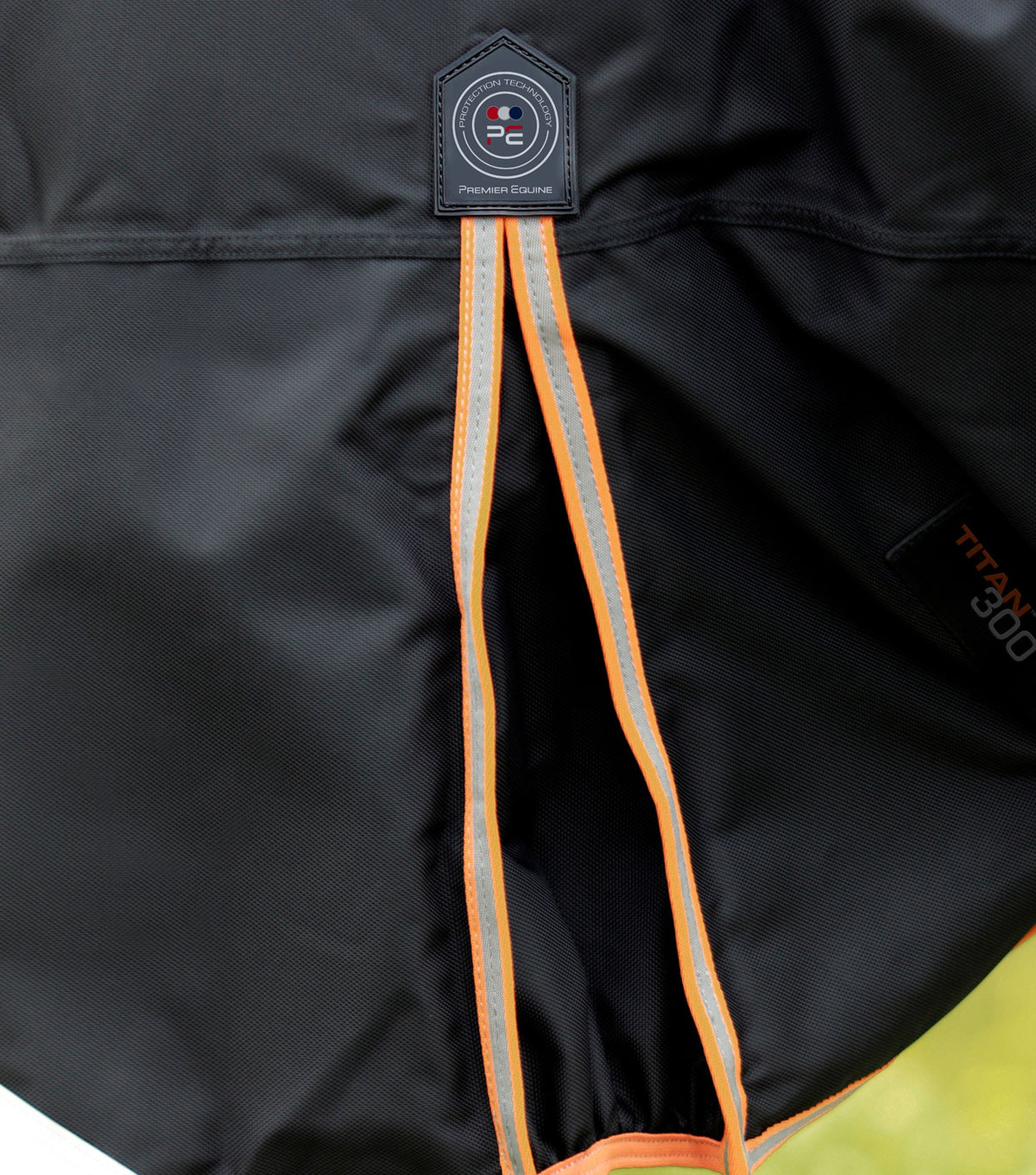 Titan 300g – couverture d’extérieur avec couvre-cou Snug-Fit