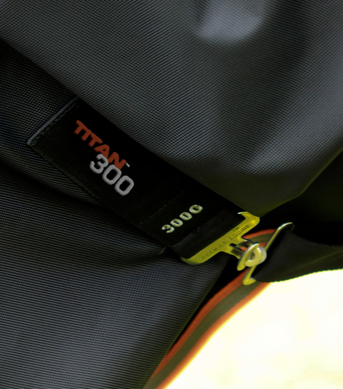 Titan 300g – couverture d’extérieur avec couvre-cou Snug-Fit