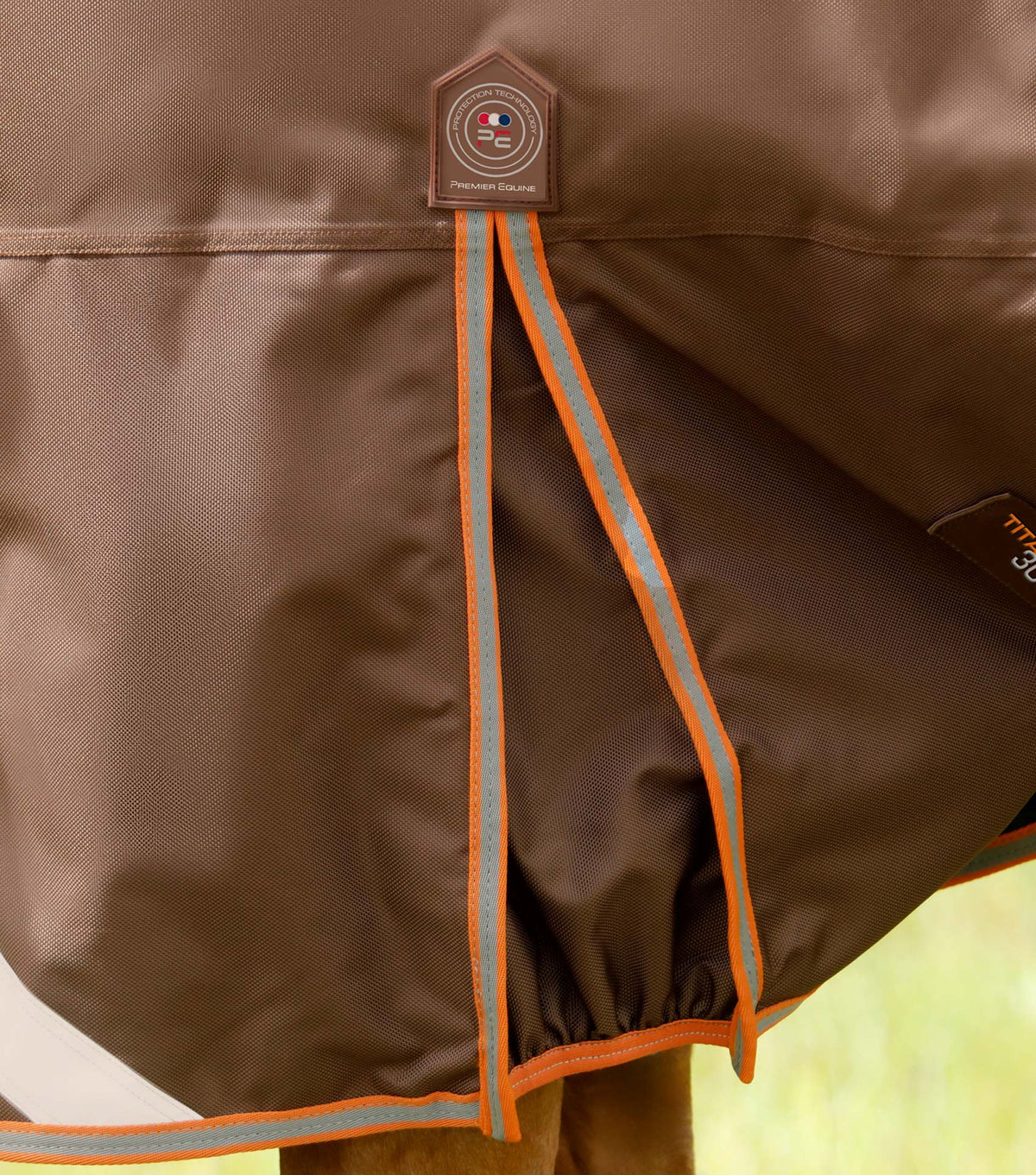 Titan 300g – couverture d’extérieur avec couvre-cou Snug-Fit