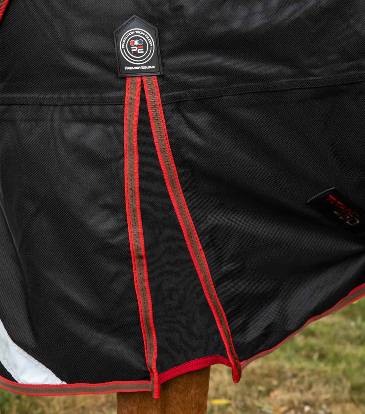 Titan 450g – couverture d’extérieur avec couvre-cou Snug-Fit