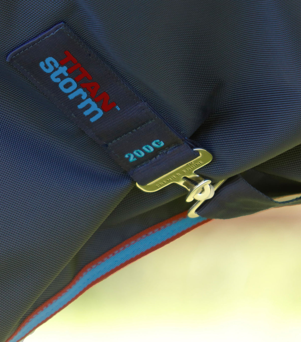 Titan Storm 200g – couverture d’extérieur Combo avec encolure Snug-Fit