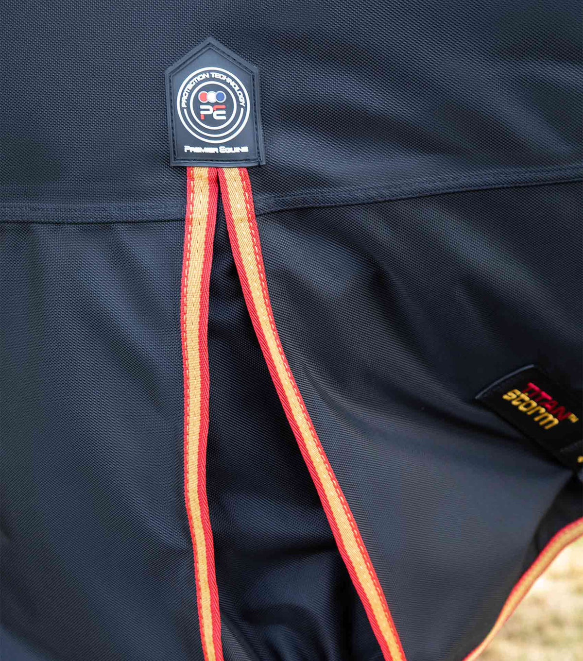 Titan Storm 450g – couverture d’extérieur Combo avec encolure Snug-Fit
