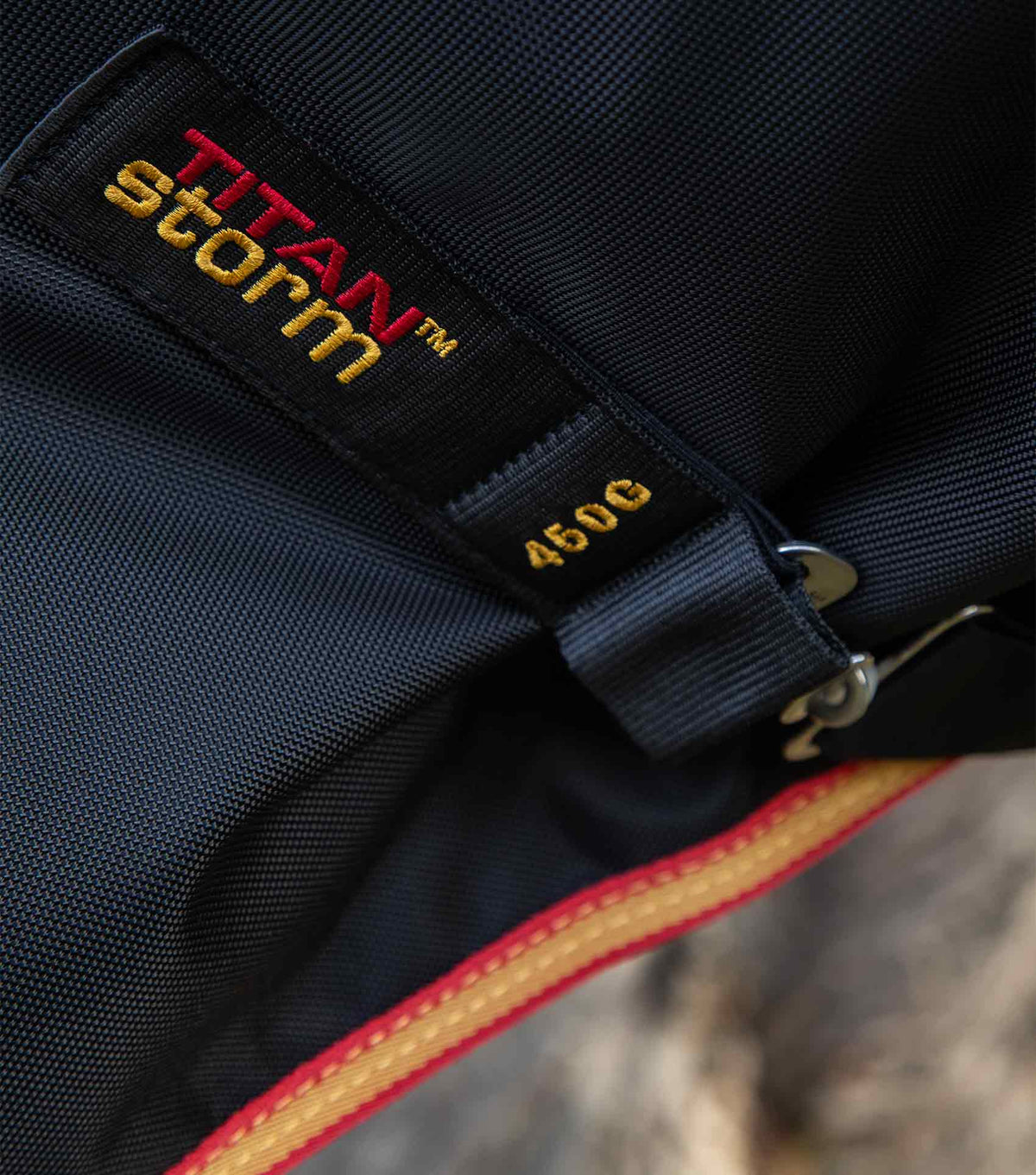 Titan Storm 450g – couverture d’extérieur Combo avec encolure Snug-Fit