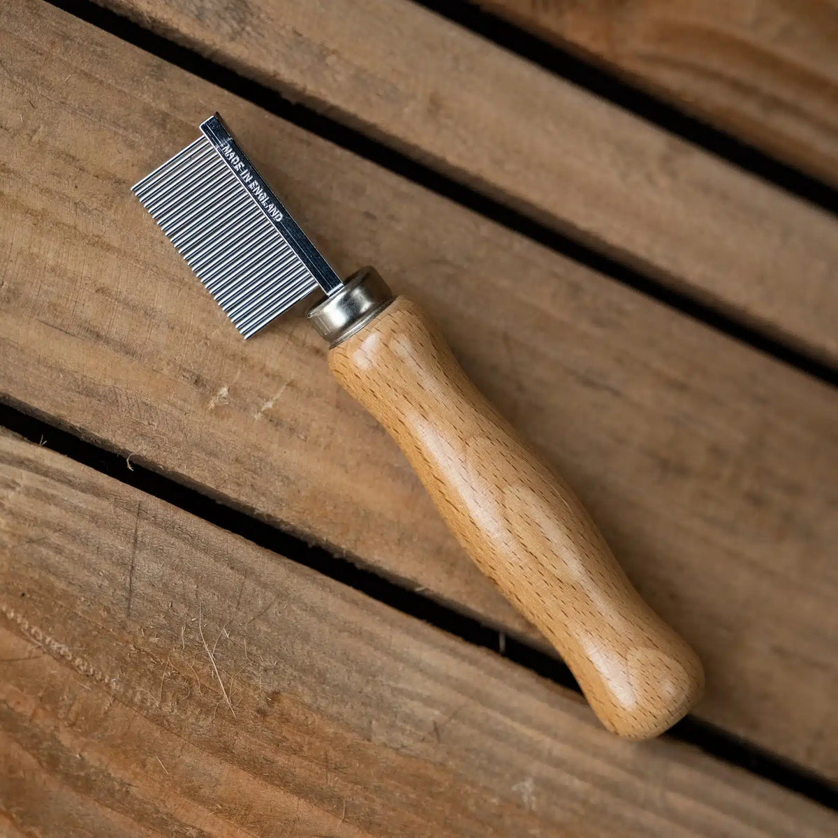 Smart Grooming Peigne à damiers, motifs nets et réguliers, pansage original