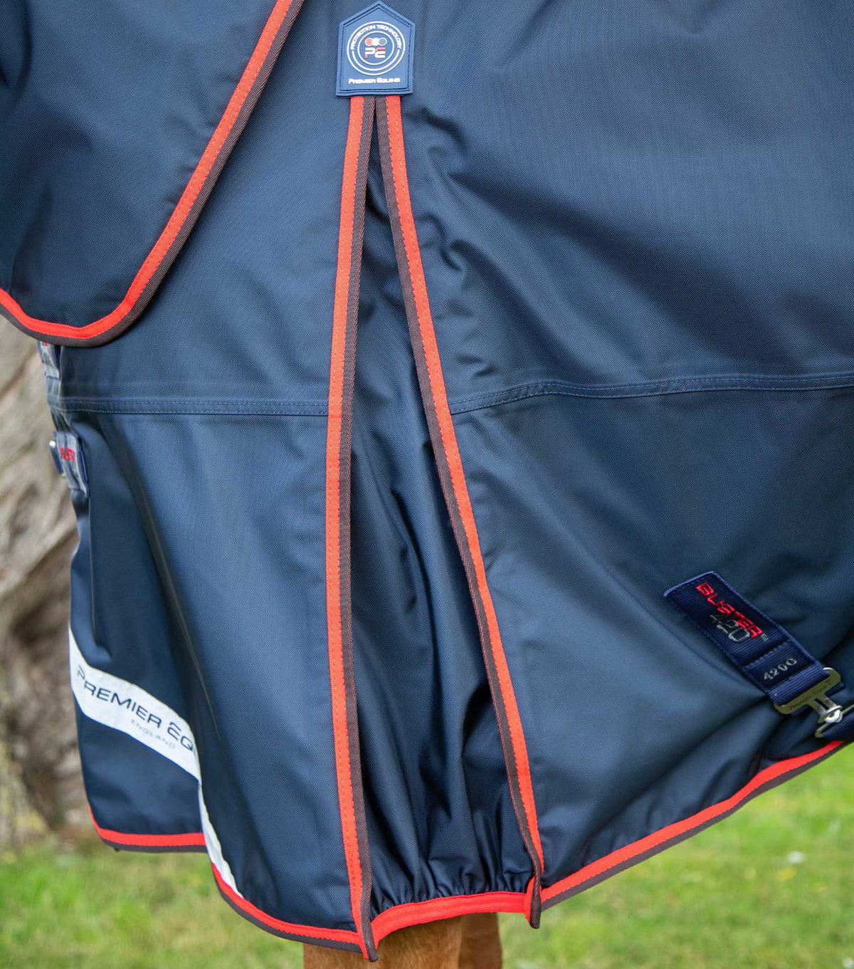 Buster 420g – couverture d’extérieur avec couvre-cou classique