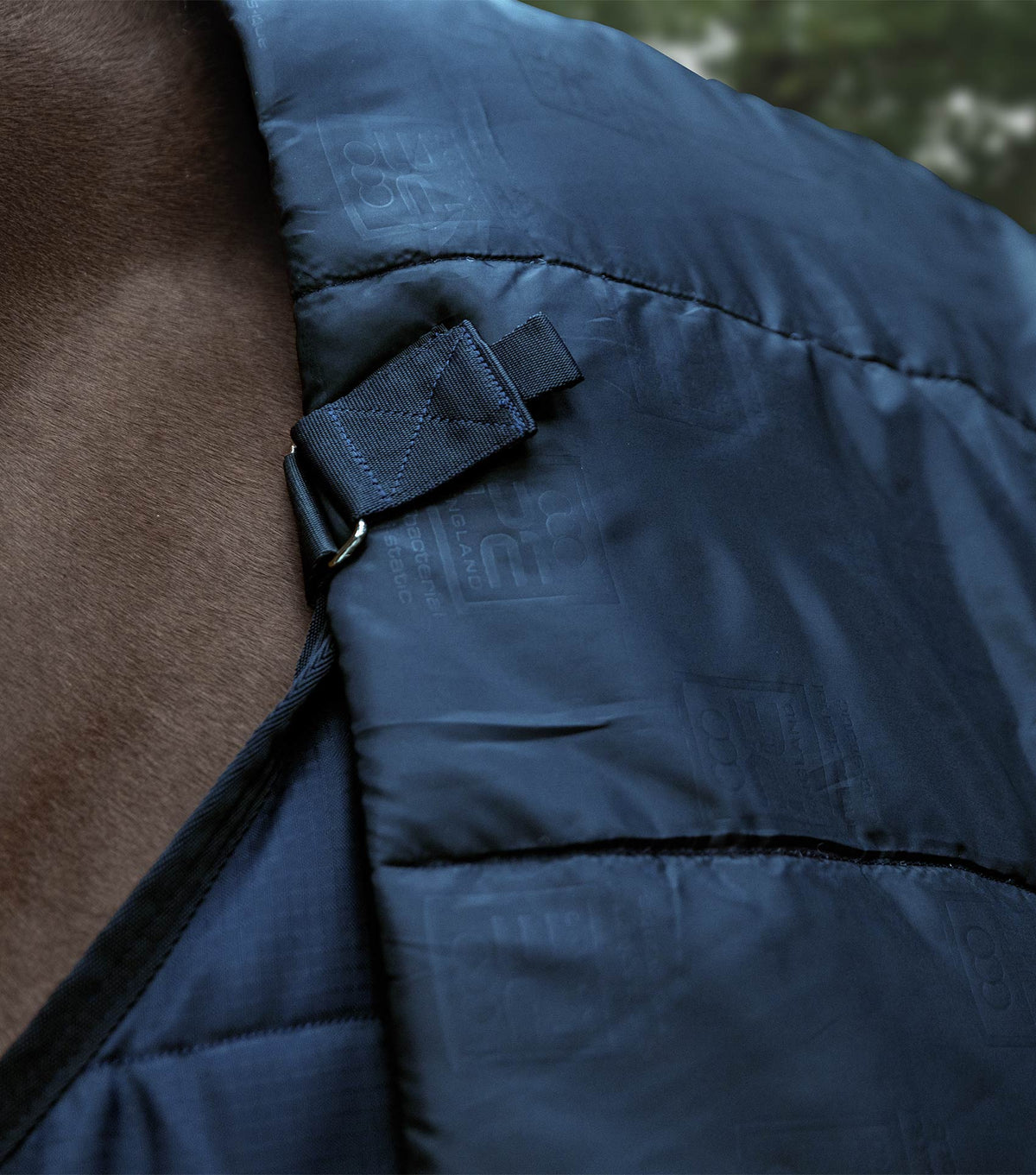 Stratus couverture d’écurie 200g avec Neck Cover